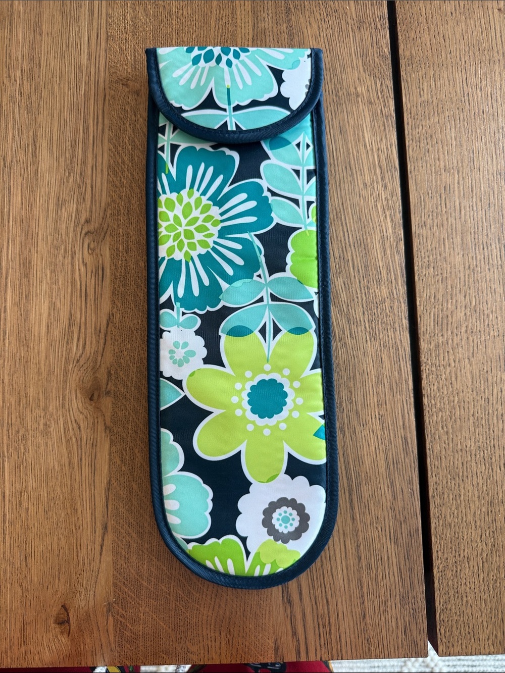 thirty-one Floral Insulated Neoprene Styling Tool Sleeve in Teal and Lime